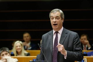 Politické zemětřesení v Británii. Londýn se vrací do války s Bruselem